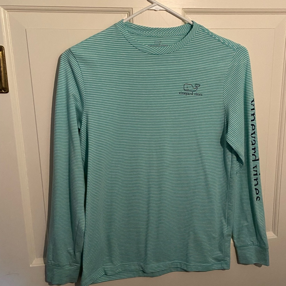 Boys Long Sleeve Vineyard Vines T-shirt, EUC